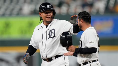 Guardians present Tigers’ slugger Miguel Cabrera with guitar as retirement gift